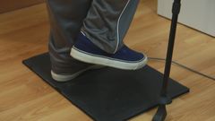 足を使ったリハビリの様子2