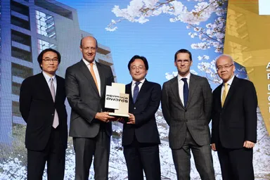 中央：グロブナーアジアパシフィック 廣井康士郎