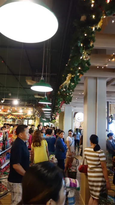 レジ前が大混雑 1