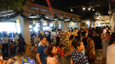 レジ前が大混雑 2