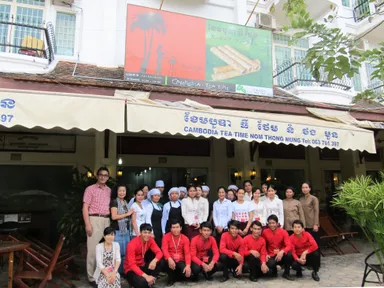 「カンボジア・ティータイム」スタッフ集合写真