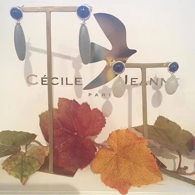 ガラスのバイカラーピアス_2