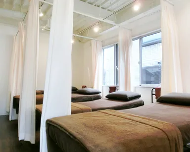 【2号店桜新町店】カーテンで仕切ったプライベート空間