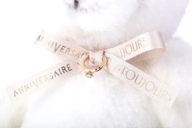 ベアのぬいぐるみ　リボンアップ