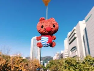 ティニー、こころ踊るまちにやってきた。