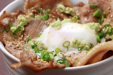 魚沼生わさび丼