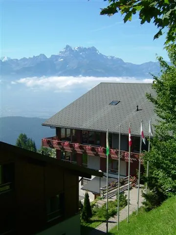 スイス公文学園 校舎