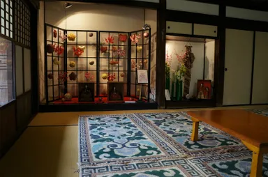 鍋島緞通で飾るひなまつり