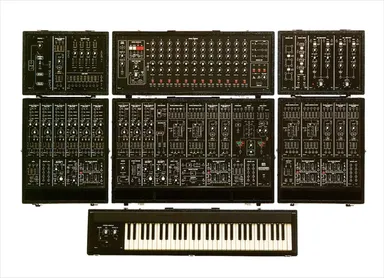 大型アナログ・モジュラー・シンセサイザー「SYSTEM-700」