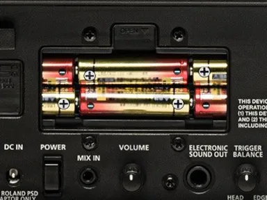 『EC-10』背面パネル(電池蓋を開けた状態)