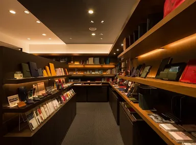 一号店福岡天神店内装