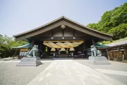 常陸国 出雲大社　社殿　(日本最大級のしめ縄を誇る拝殿)