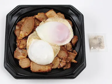 半熟たまごとチャーシュー丼２