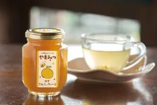 六甲山ミツバチ　やまみつゆずこんふぃちゅーる