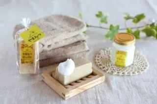 六甲山ミツバチ　やまみつせっけん／六甲山ミツバチ　やまみつ生せっけん