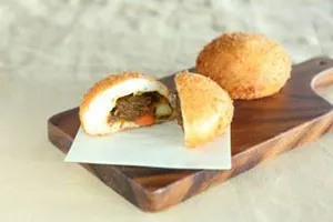 やまみつカレーパン