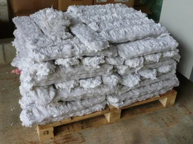 減容装置で圧縮した発泡プラスチック類