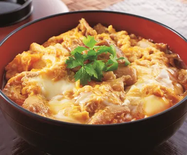 「秋田 比内や」比内地鶏親子丼