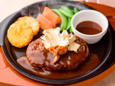 【ガスト】超あらびきビーフバーグ白まいたけと赤ワインソース
