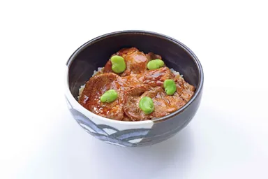 十勝ぶた丼(味噌汁、サラダ付き)