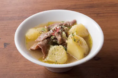 名物イタリアの牛塩モツ煮ランプレドット白