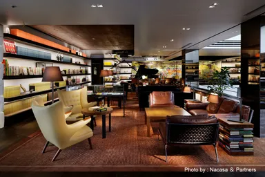 代官山蔦屋書店内のラウンジ「Anjin」