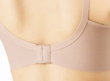 肌側綿100％モールドカップノンワイヤーブラジャー後ろ