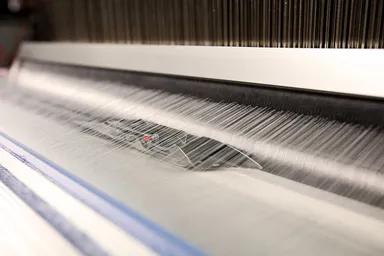 ネクタイ用絹糸をソフトに運ぶレピア