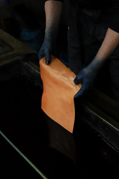 天然灰汁発酵建て本藍染