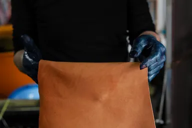 イタリア・トスカーナ産の牛革