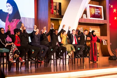 ドバイでの授賞式の様子