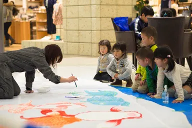 クリエイターによるライブペイントの様子