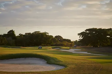 エクスクルシヴ・ゴルフ・デヴァ 1