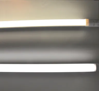 上：15Wと下：26Wの配光比較