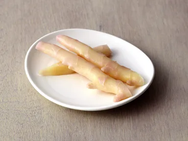 「岩下の新生姜」盛付例(丸ごと)