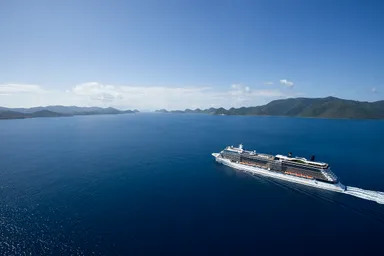 格調高く気品ある豪華客船「セレブリティ・シルエット」