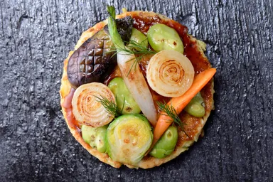 彩り鮮やかなお好み焼きの進化形