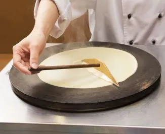 焼きたてクレープ