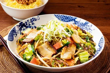 自家製叉焼入りたっぷり野菜焼きビーフン