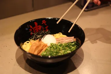 油そば(税込み 760円)＋スペシャルトッピングA(税込み 180円) 2