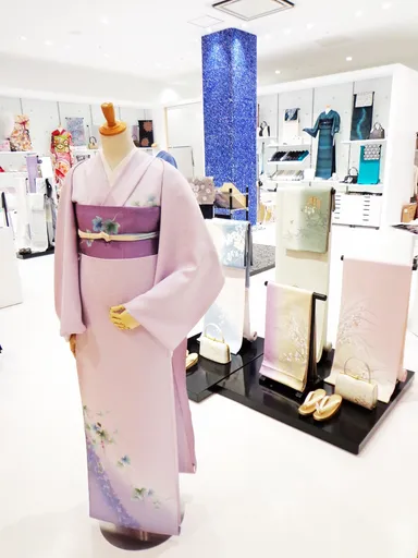 百花 セブンパークアリオ柏店　内観(トルソー1)