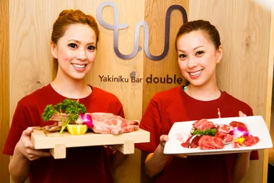 オーナーは美人双子の姉妹