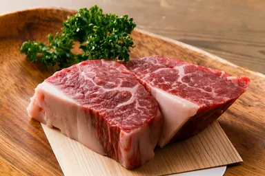 熟成牛の赤身 ランプステーキ(980円)