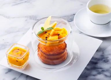 「ロビーラウンジ」のマンゴーフレンチトースト