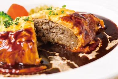 とろとろ卵のハンバーグ