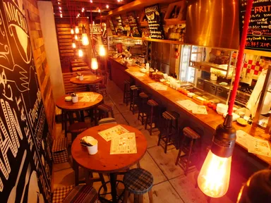 古材をあしらった、おしゃれな内装