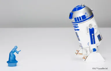 「スター・ウォーズ　ネーム印スタンド　R2-D2」と「レイア姫ネーム印キャップホルダー」