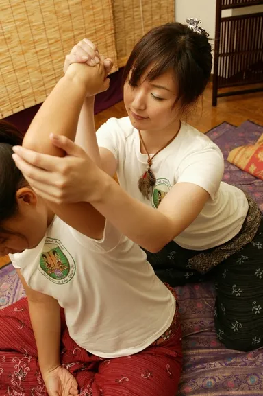 チーフセラピストあいの施術1