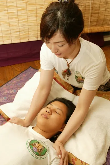チーフセラピストあいの施術3