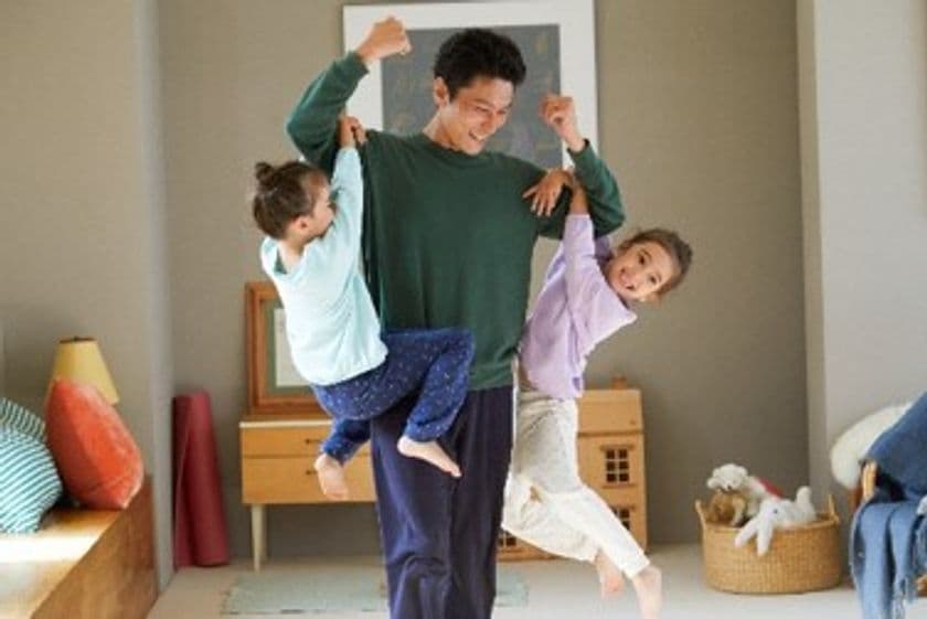 意外と見ている親の服装!2人に1人が、親には「清潔感」のある部屋着を着て欲しい。約6割の子供が「おうち時間が増えて仲良くなった」と回答